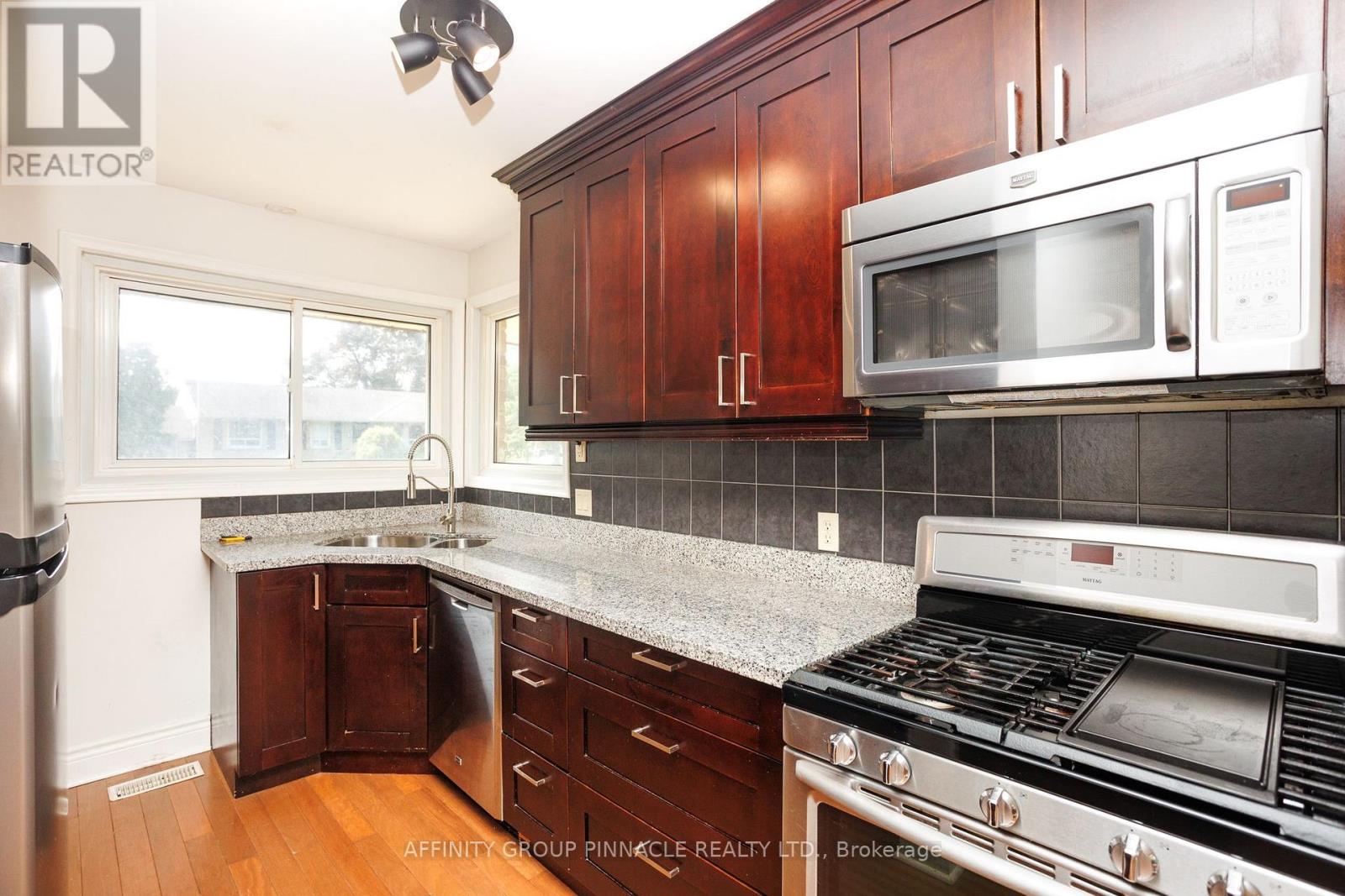 40 Switzer Drive, Oshawa, Ontario  L1G 3J1 - Photo 13 - E13675732