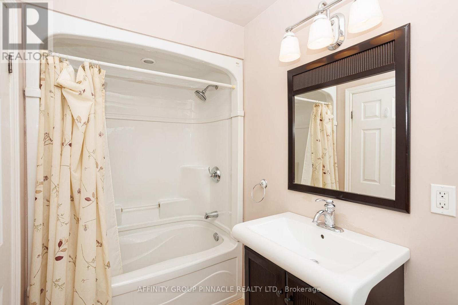 40 Switzer Drive, Oshawa, Ontario  L1G 3J1 - Photo 21 - E13675732