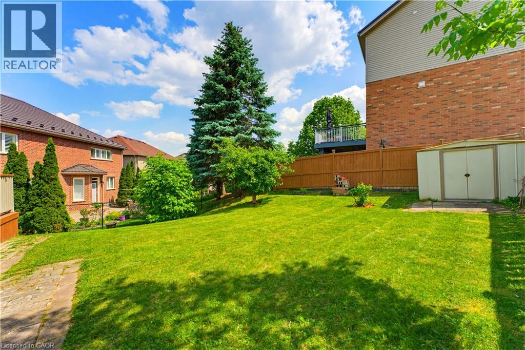 805 Munich Circle, Waterloo, Ontario  N2V 2N5 - Photo 36 - 40855741