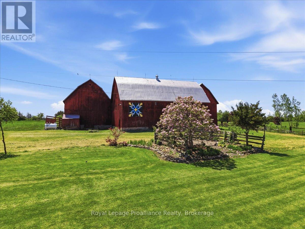 906 N Big Island Road, Prince Edward County, Ontario  K0K 1W0 - Photo 40 - X13675676
