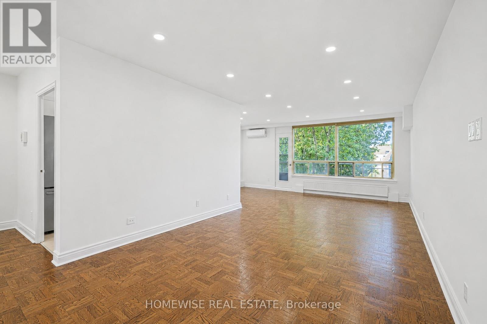 401 - 2500 Bathurst Street, Toronto, Ontario  M6B 2Y8 - Photo 2 - C13675728