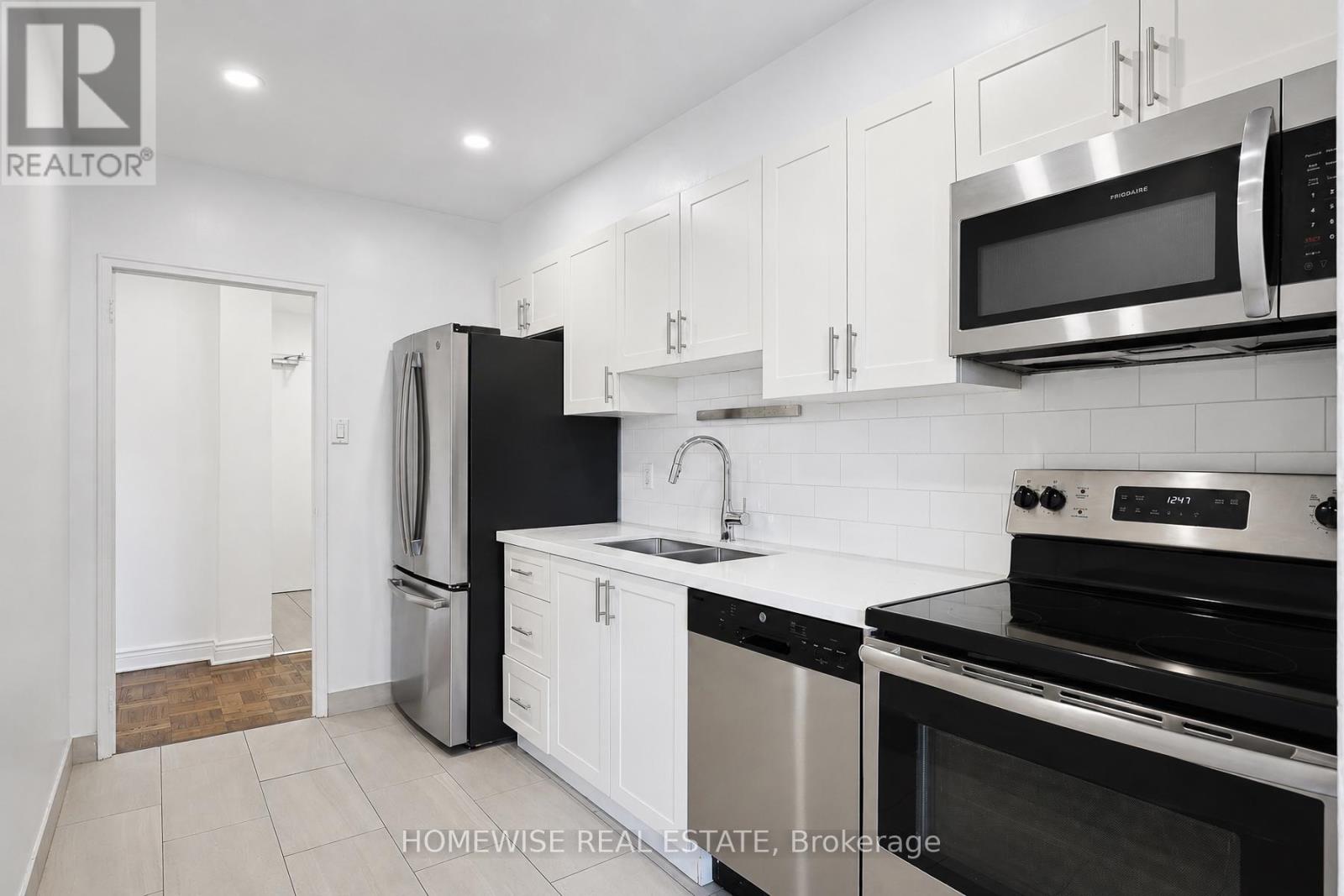401 - 2500 Bathurst Street, Toronto, Ontario  M6B 2Y8 - Photo 8 - C13675728