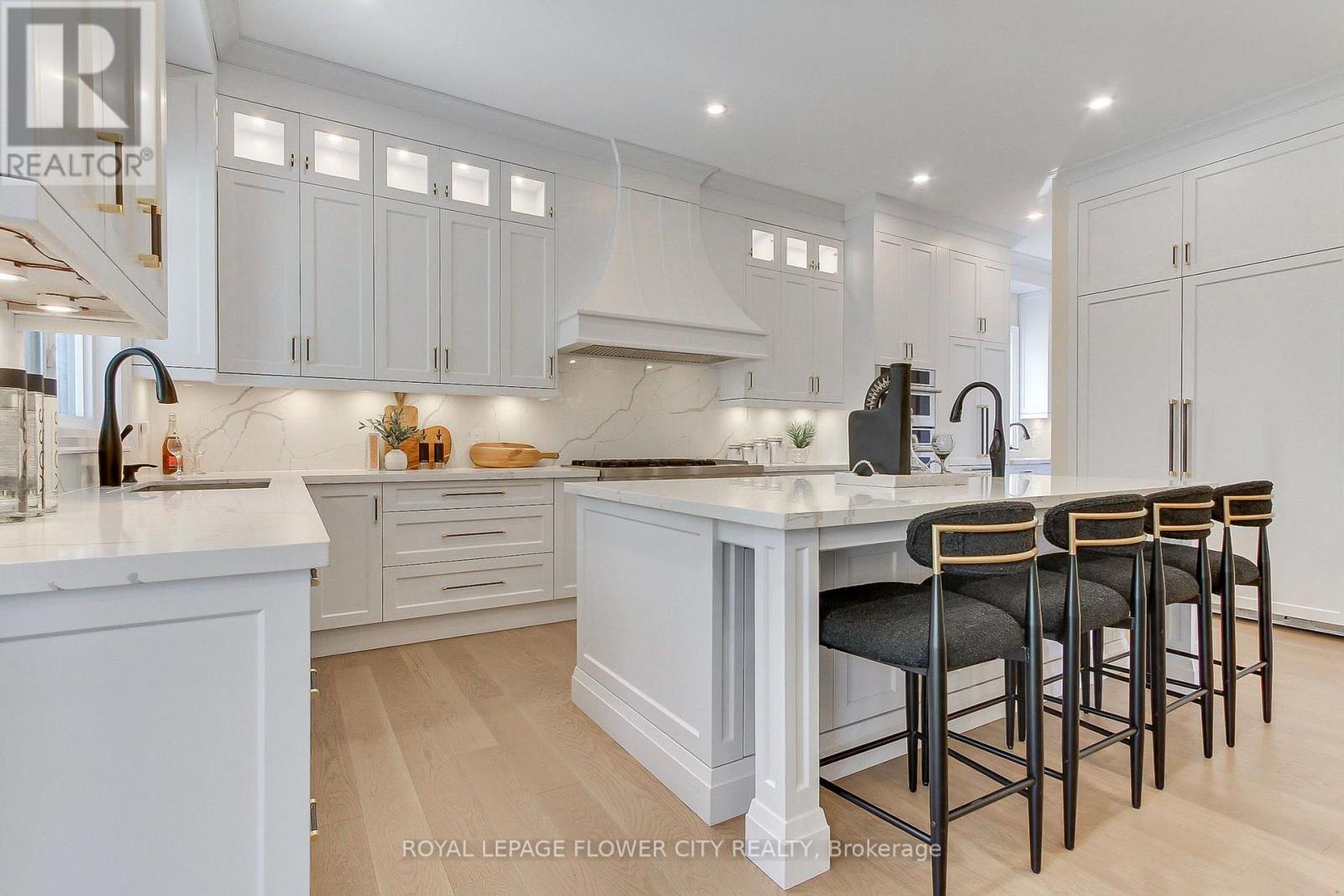 140 Hillmount Avenue, Toronto, Ontario  M6B 1X8 - Photo 11 - C13675782