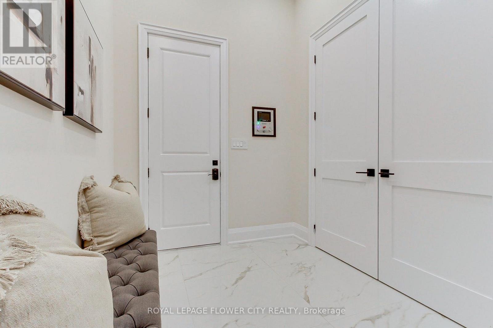140 Hillmount Avenue, Toronto, Ontario  M6B 1X8 - Photo 18 - C13675782
