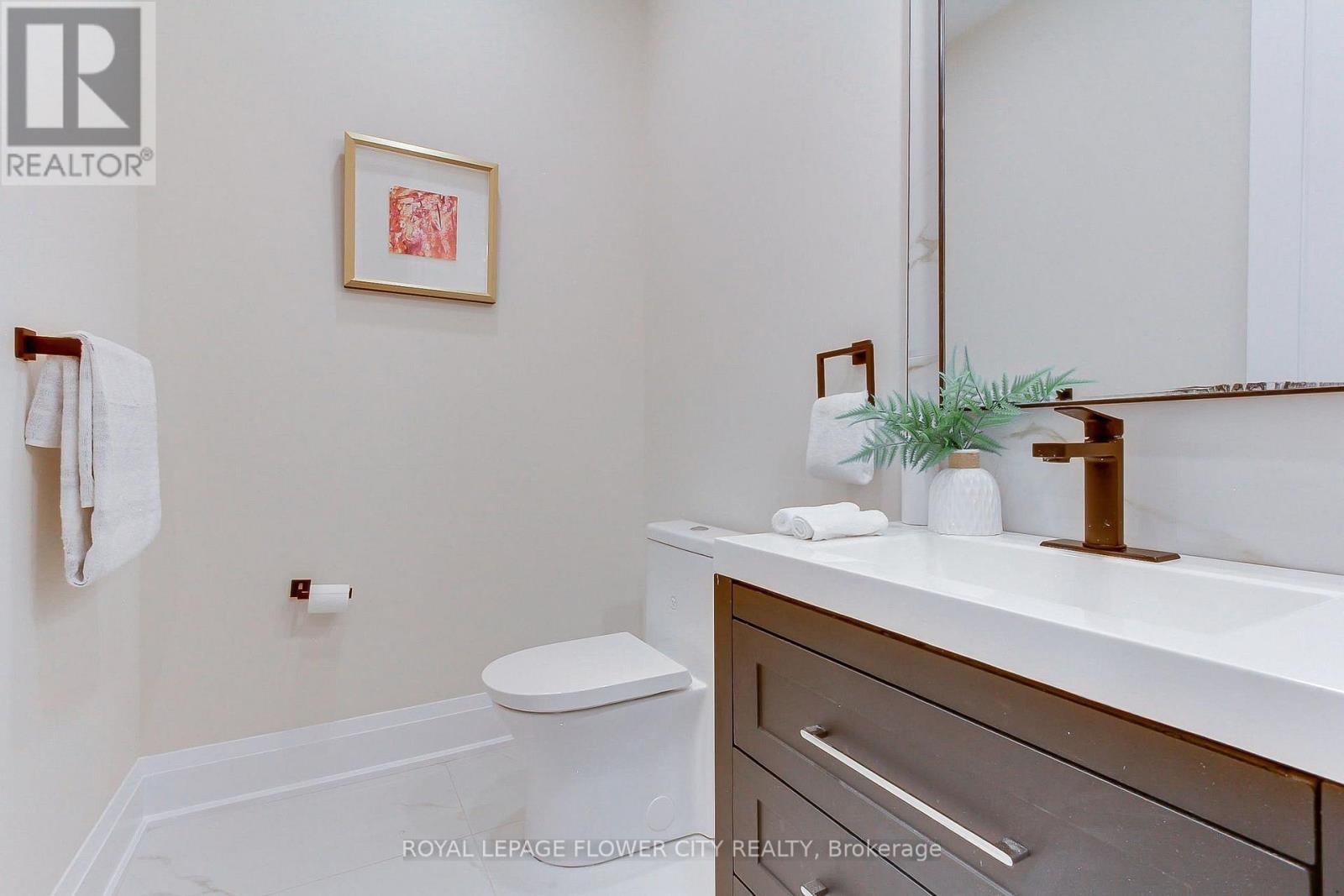 140 Hillmount Avenue, Toronto, Ontario  M6B 1X8 - Photo 44 - C13675782