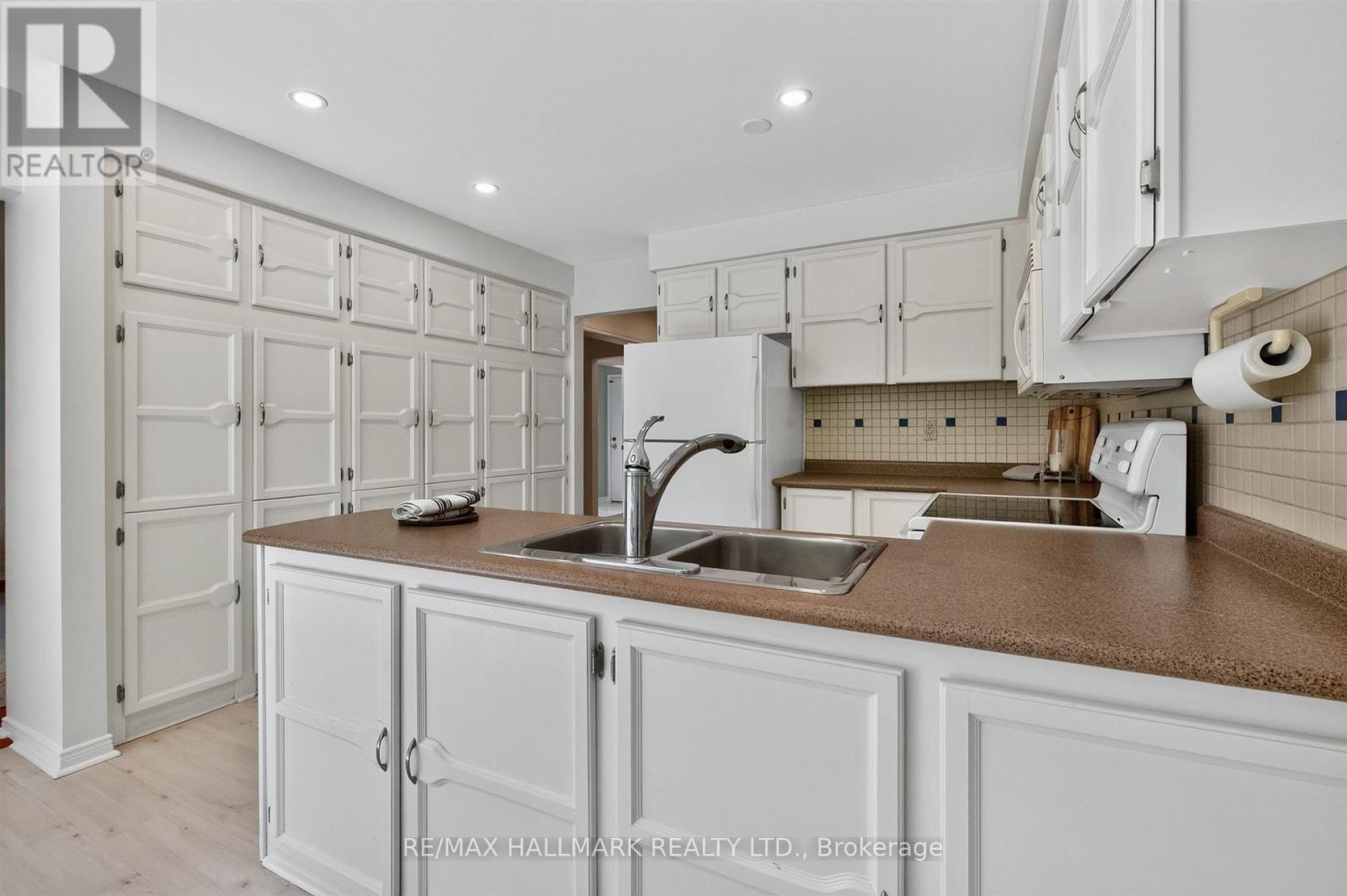 12 Karen Ann Crescent, Toronto, Ontario  M1G 1M3 - Photo 11 - E13675636