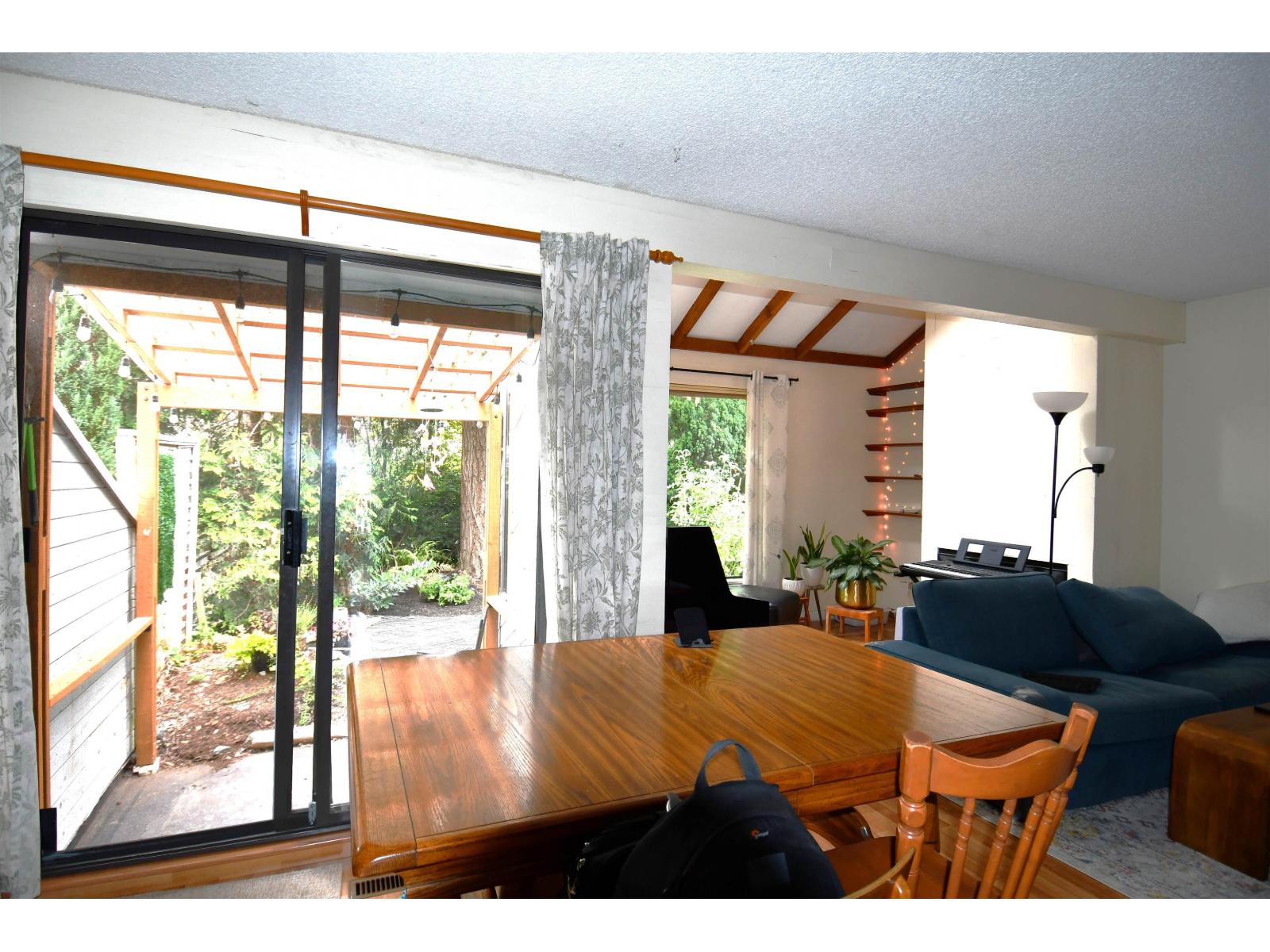 15855 Alder Place, Surrey, British Columbia  V4A 5J1 - Photo 3 - R3155464