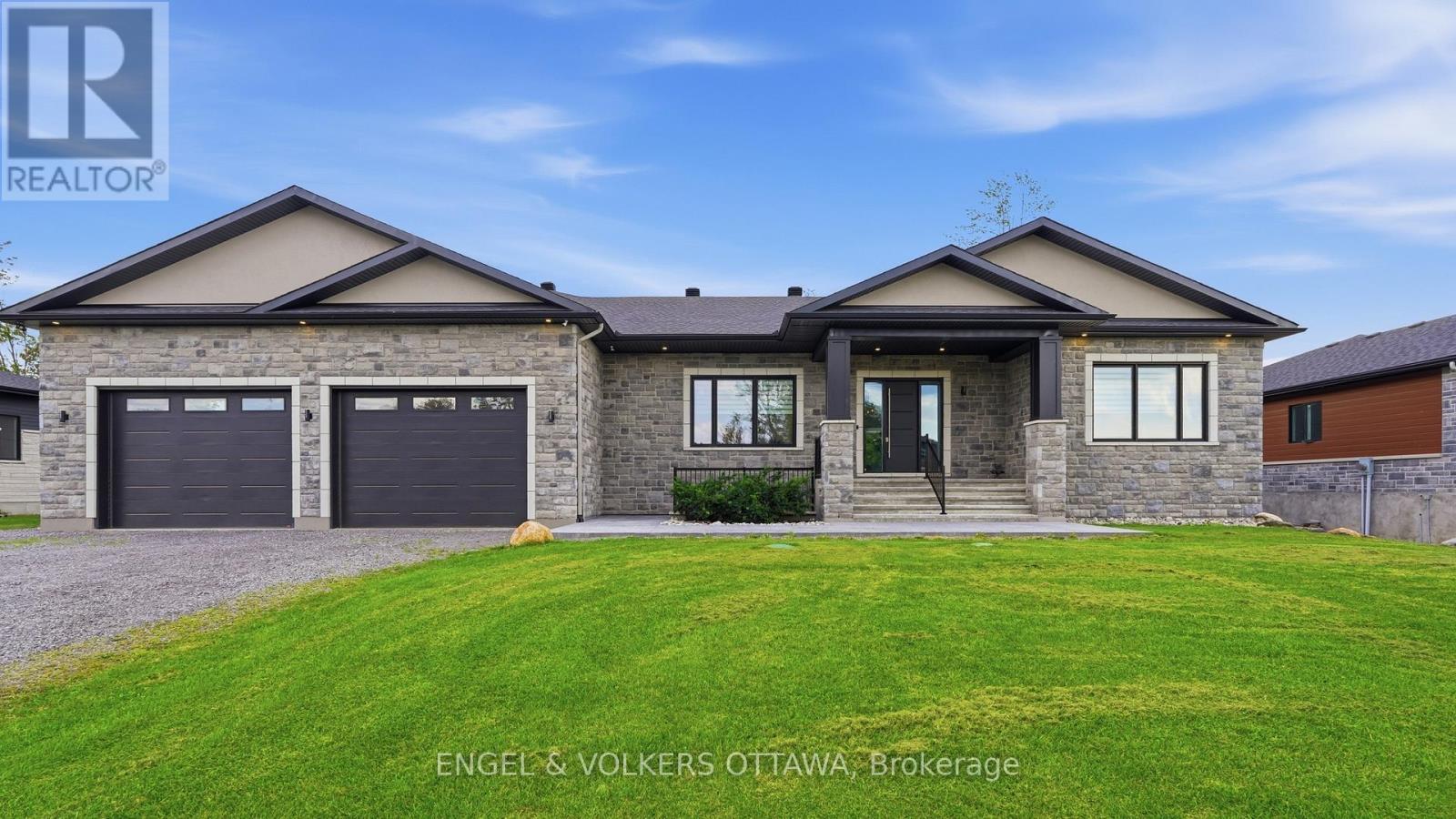 517-517b Shoreway Drive, Ottawa, Ontario  K4P 0G3 - Photo 2 - X13675540