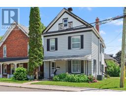 77 RUSSELL STREET E, Smiths Falls, Ontario