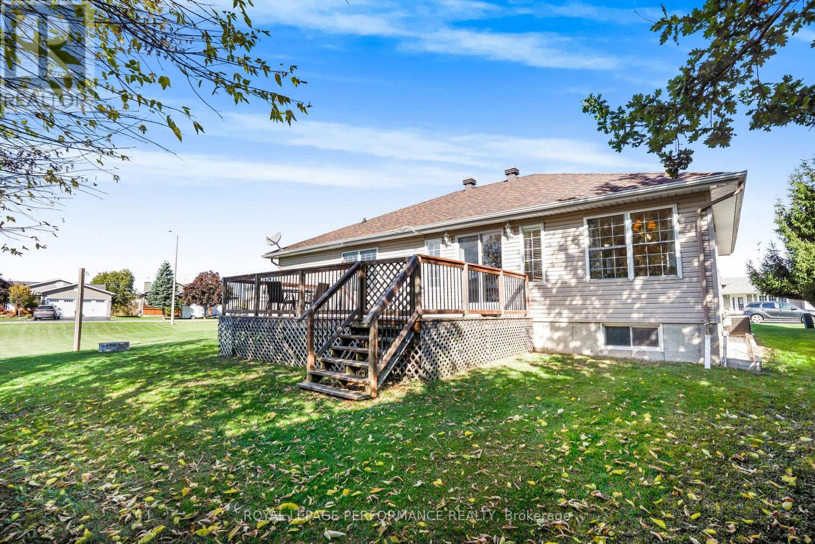 40 Lori Lane, North Dundas, Ontario  K0C 2H0 - Photo 2 - X13675776