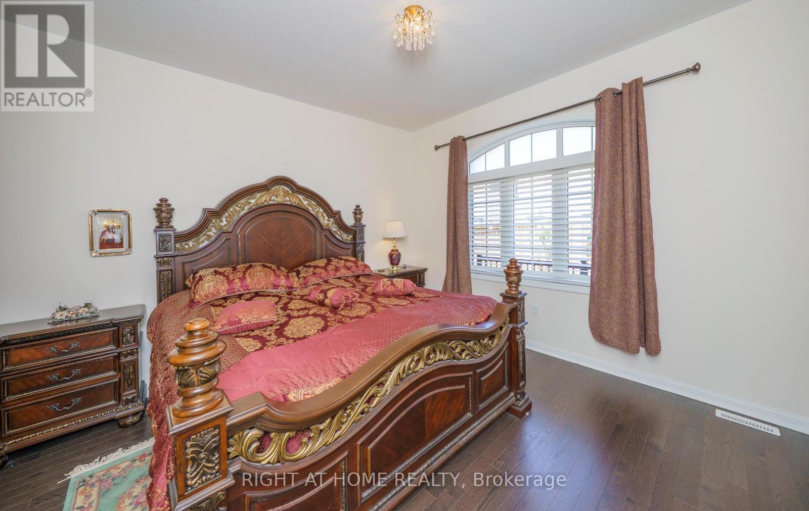 2 Cliff Thompson Court, Georgina, Ontario  L0E 1R0 - Photo 11 - N13675534