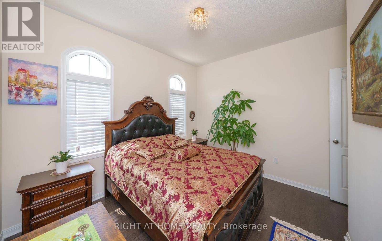 2 Cliff Thompson Court, Georgina, Ontario  L0E 1R0 - Photo 13 - N13675534