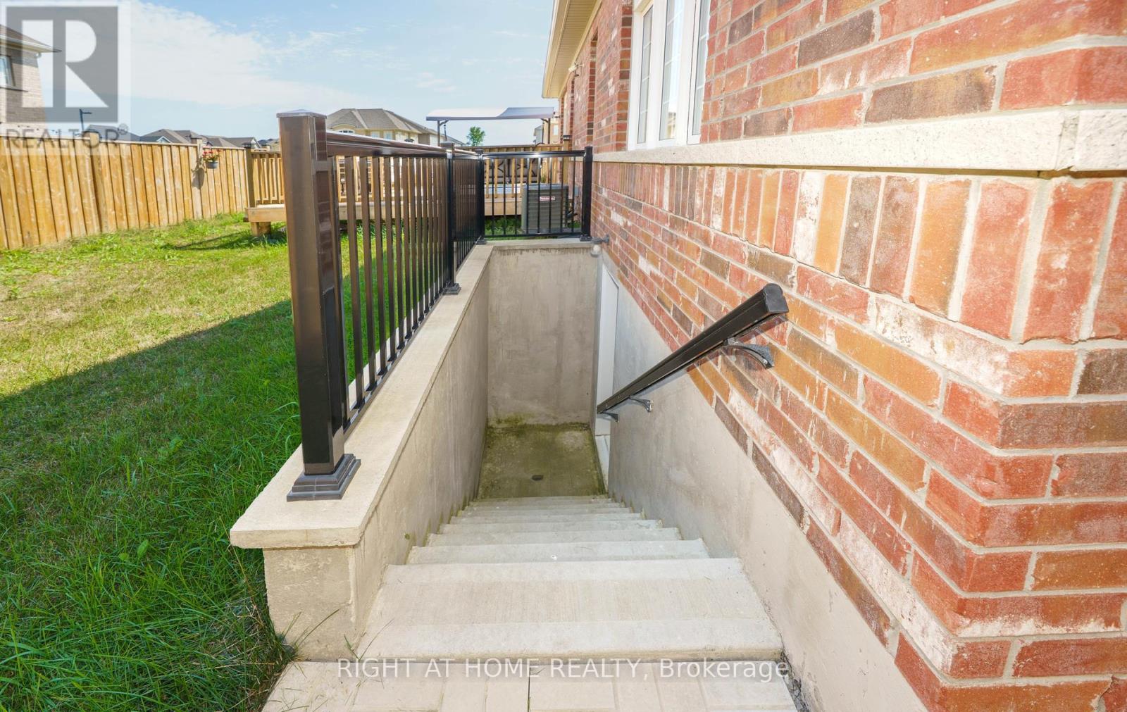 2 Cliff Thompson Court, Georgina, Ontario  L0E 1R0 - Photo 19 - N13675534