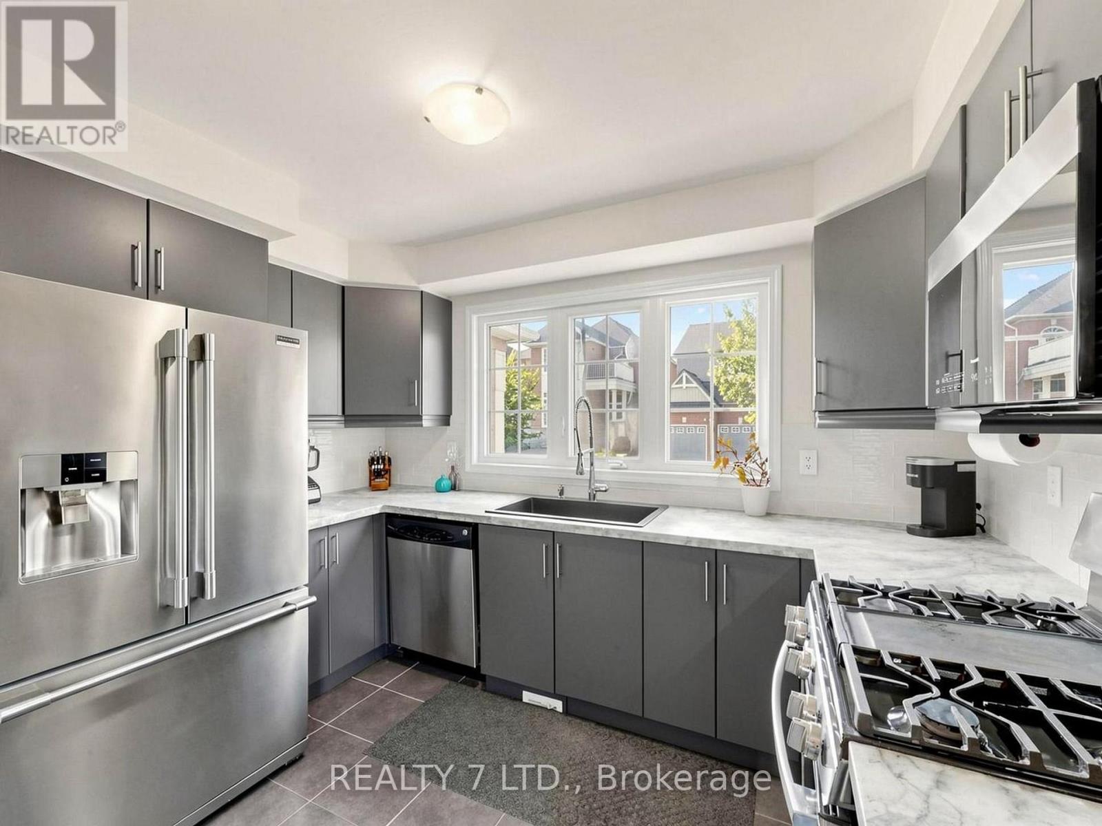 330 Cheryl Mews Boulevard, Newmarket, Ontario  L3X 3J6 - Photo 15 - N13675642