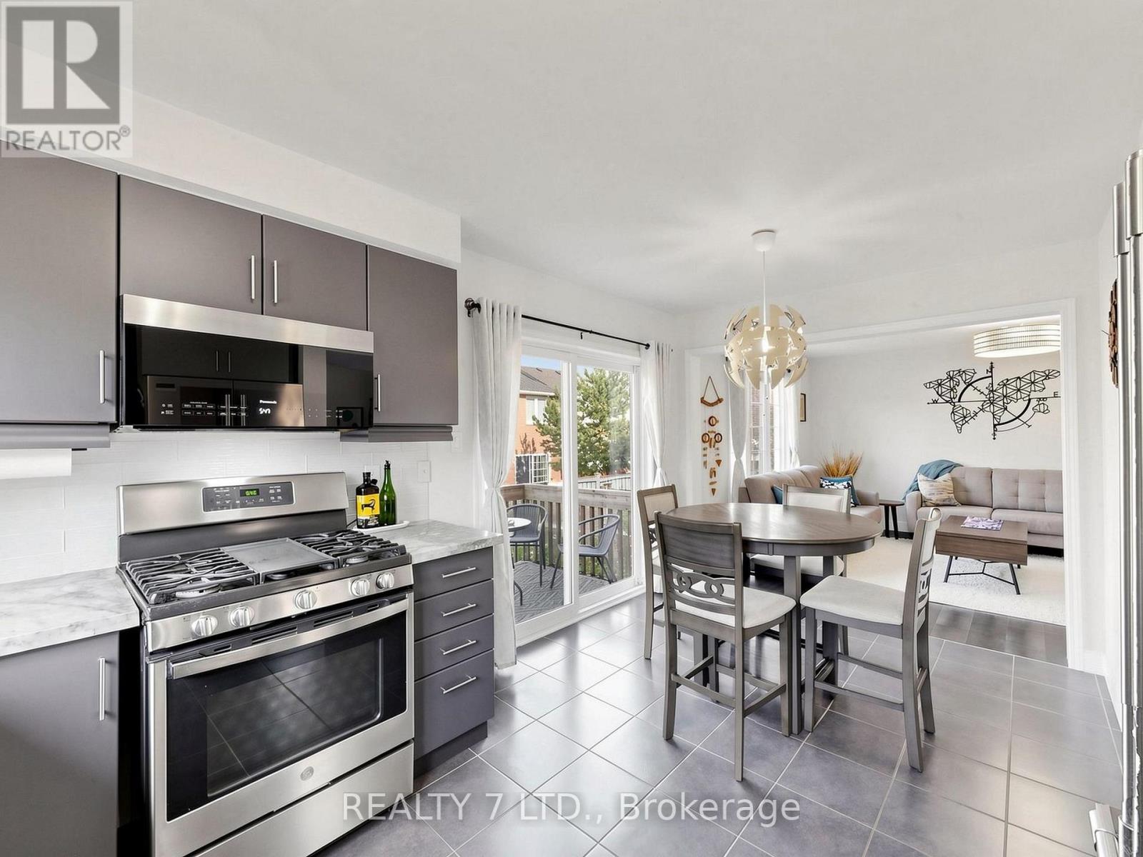 330 Cheryl Mews Boulevard, Newmarket, Ontario  L3X 3J6 - Photo 16 - N13675642