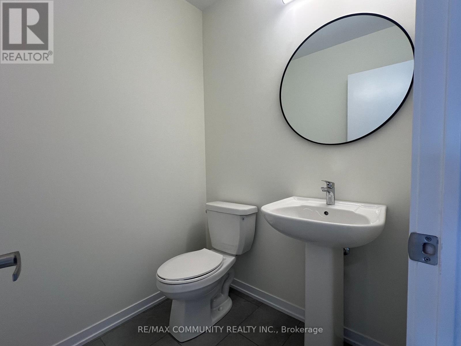 9 Thomas Smith Street, Georgina, Ontario  L4P 0T7 - Photo 13 - N13675764