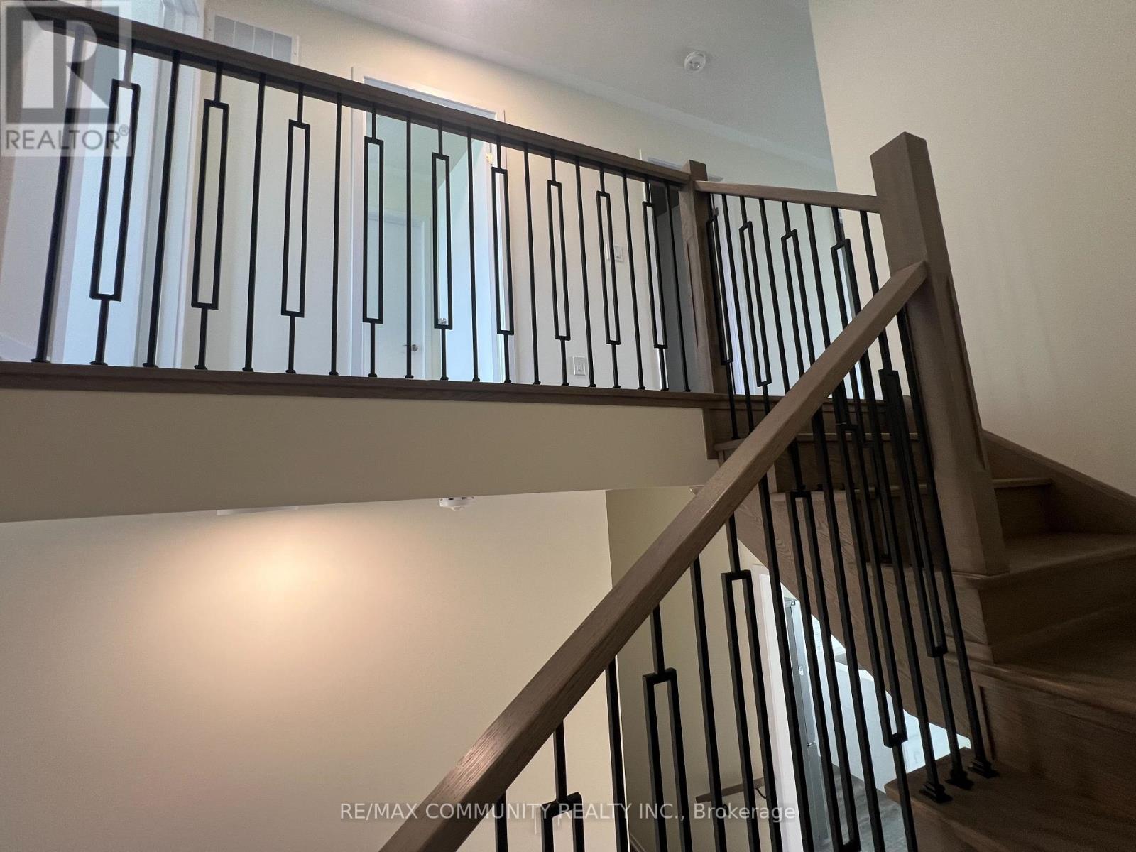 9 Thomas Smith Street, Georgina, Ontario  L4P 0T7 - Photo 17 - N13675764