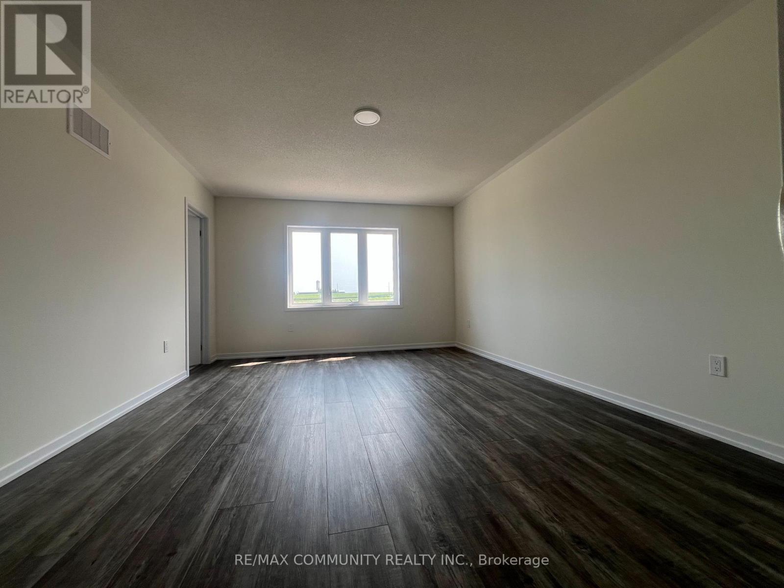 9 Thomas Smith Street, Georgina, Ontario  L4P 0T7 - Photo 20 - N13675764