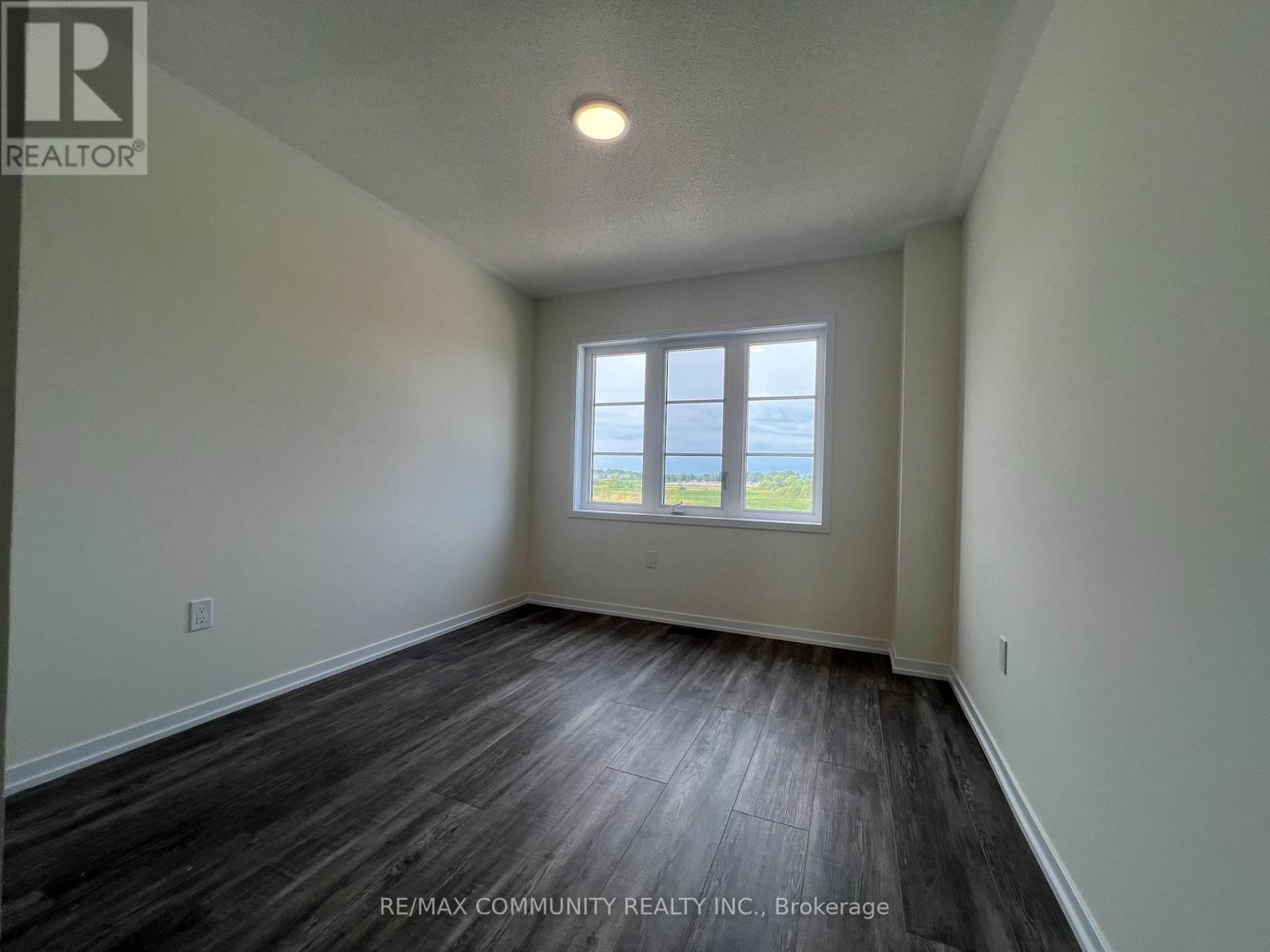 9 Thomas Smith Street, Georgina, Ontario  L4P 0T7 - Photo 30 - N13675764