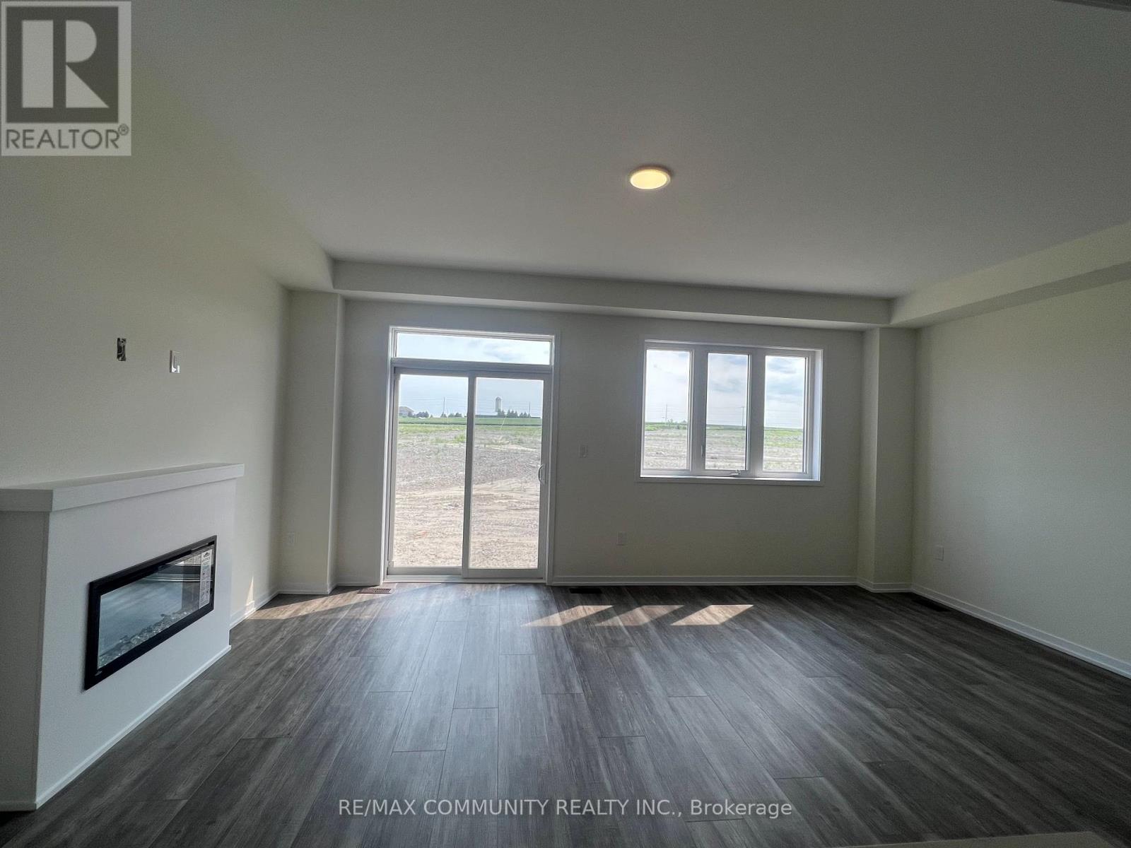 9 Thomas Smith Street, Georgina, Ontario  L4P 0T7 - Photo 4 - N13675764