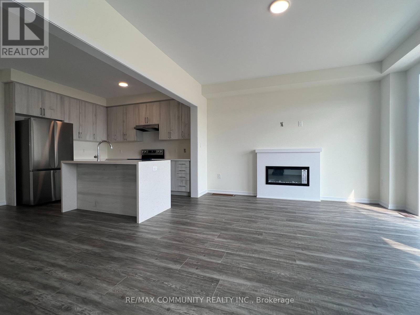 9 Thomas Smith Street, Georgina, Ontario  L4P 0T7 - Photo 7 - N13675764