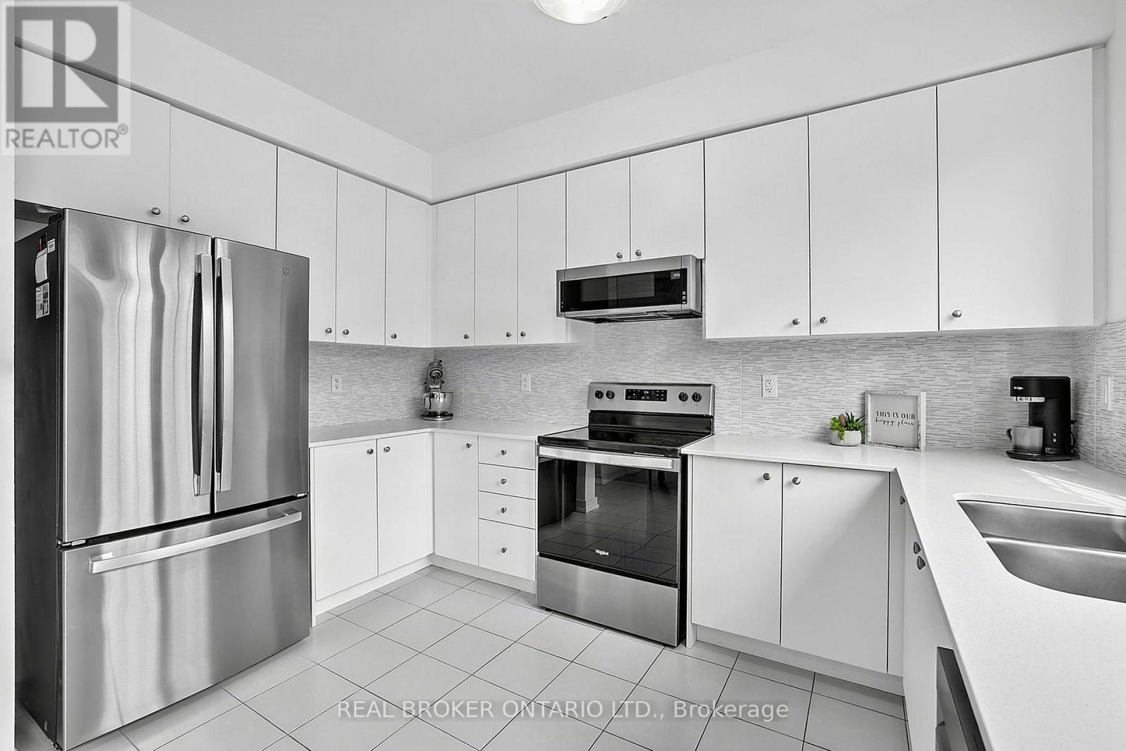 104 Lyall Stokes Circle, East Gwillimbury (Mt Albert), Ontario  L0G 1M0 - Photo 8 - N13675786
