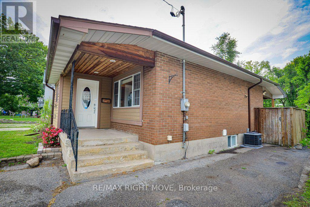 238 Mary Street, Orillia, Ontario  L3V 3E6 - Photo 3 - S13675522