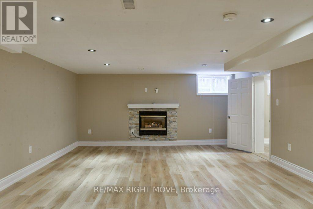 238 Mary Street, Orillia, Ontario  L3V 3E6 - Photo 32 - S13675522