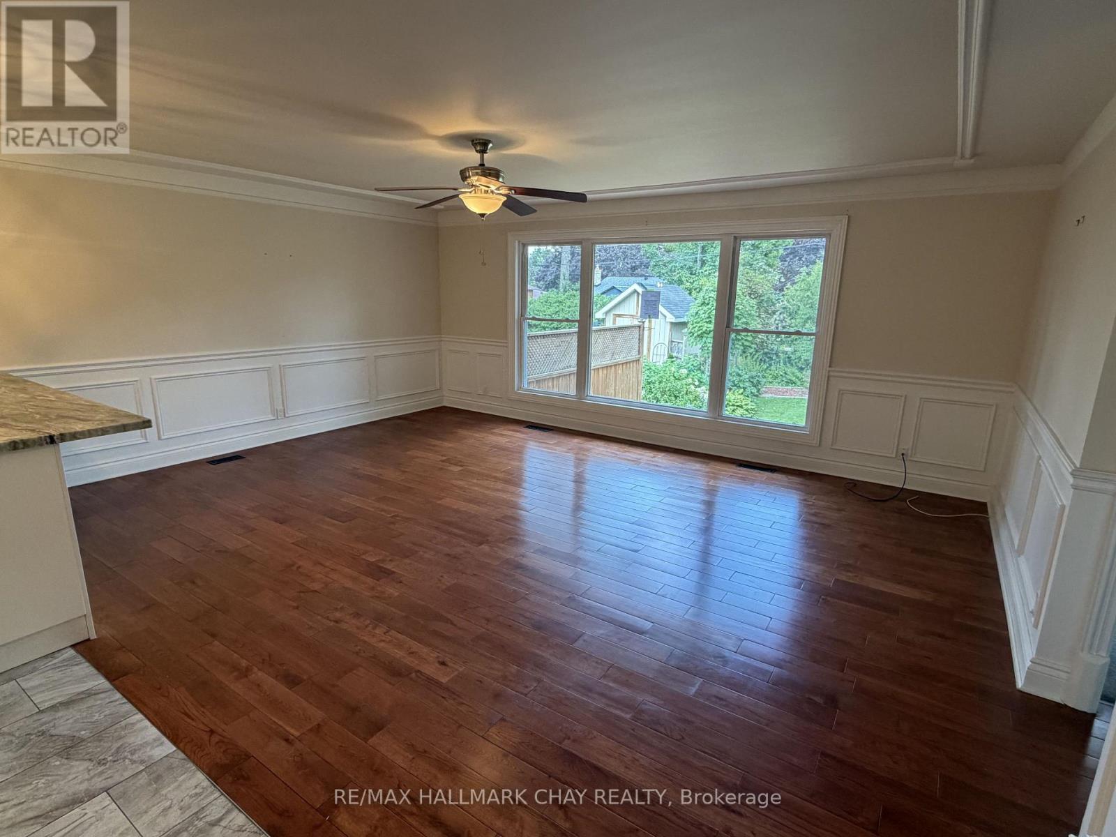 426 Highland Avenue, Orillia, Ontario  L3V 4E7 - Photo 5 - S13675538