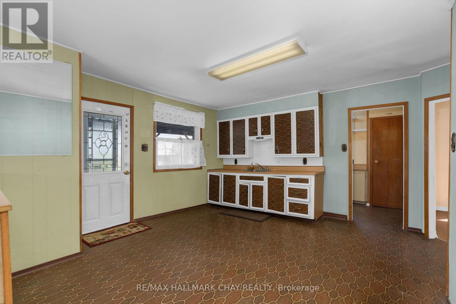 7 Caroline Street E, Clearview, Ontario  L0M 1G0 - Photo 7 - S13675674