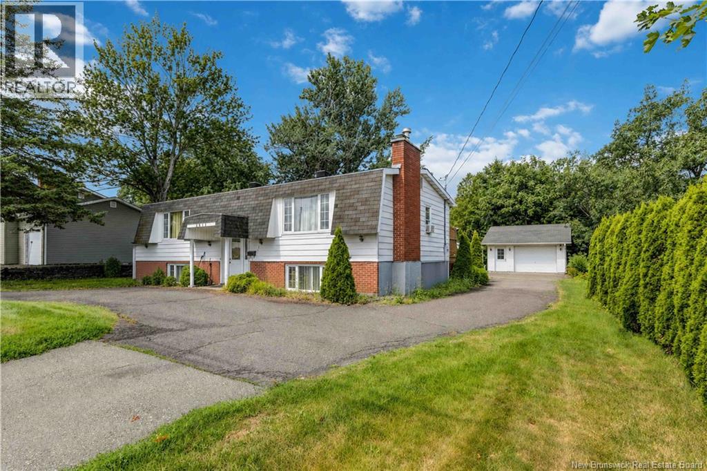 1071 Smythe Street, Fredericton, New Brunswick E3B 3H4 - Photo 2 - NB146017
