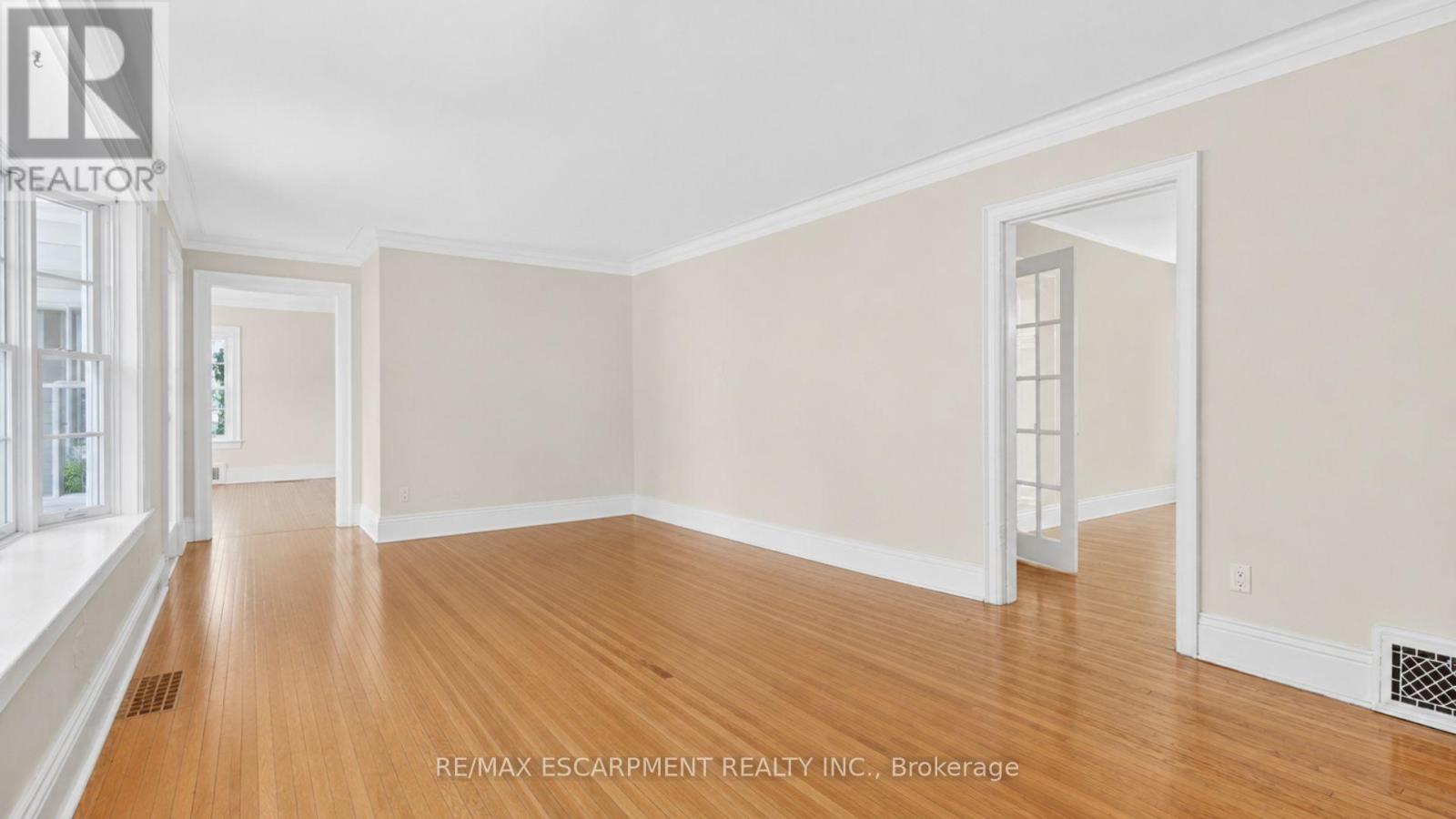 3046 South Drive, Burlington, Ontario  L7N 1H2 - Photo 5 - W13675548