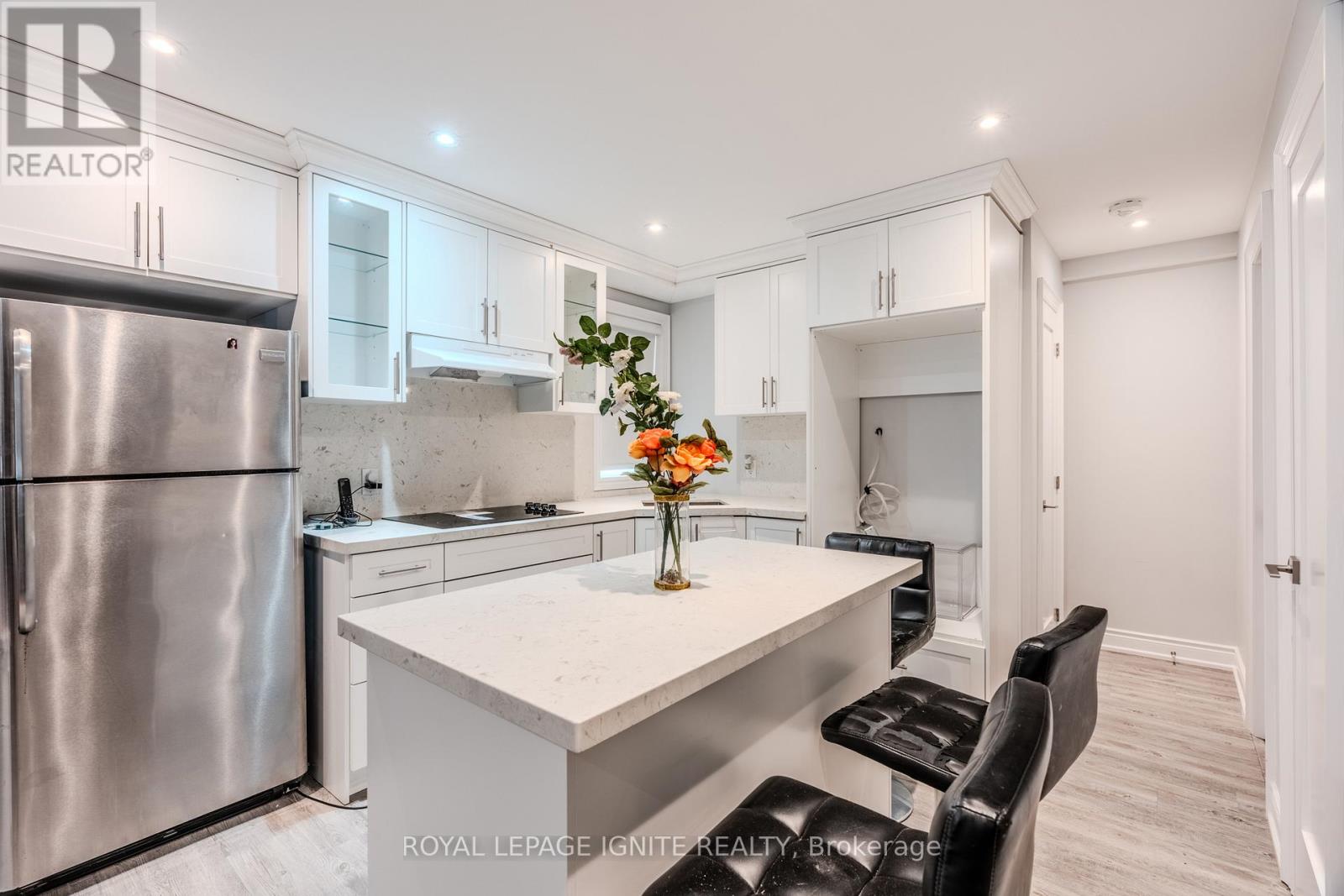 7 Picasso Drive, Brampton, Ontario  L6P 3L5 - Photo 4 - W13675562