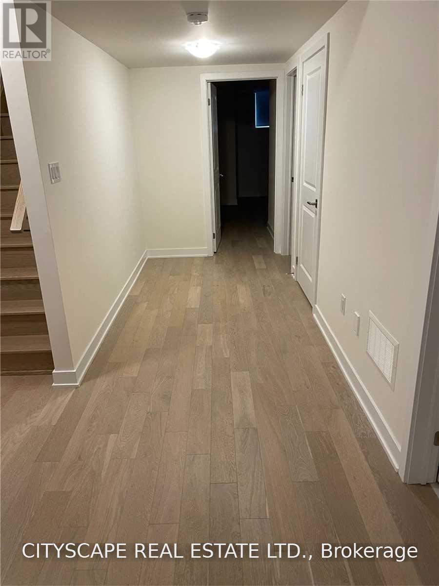 83 William Duncan Avenue, Toronto, Ontario  M3K 0B7 - Photo 10 - W13675656