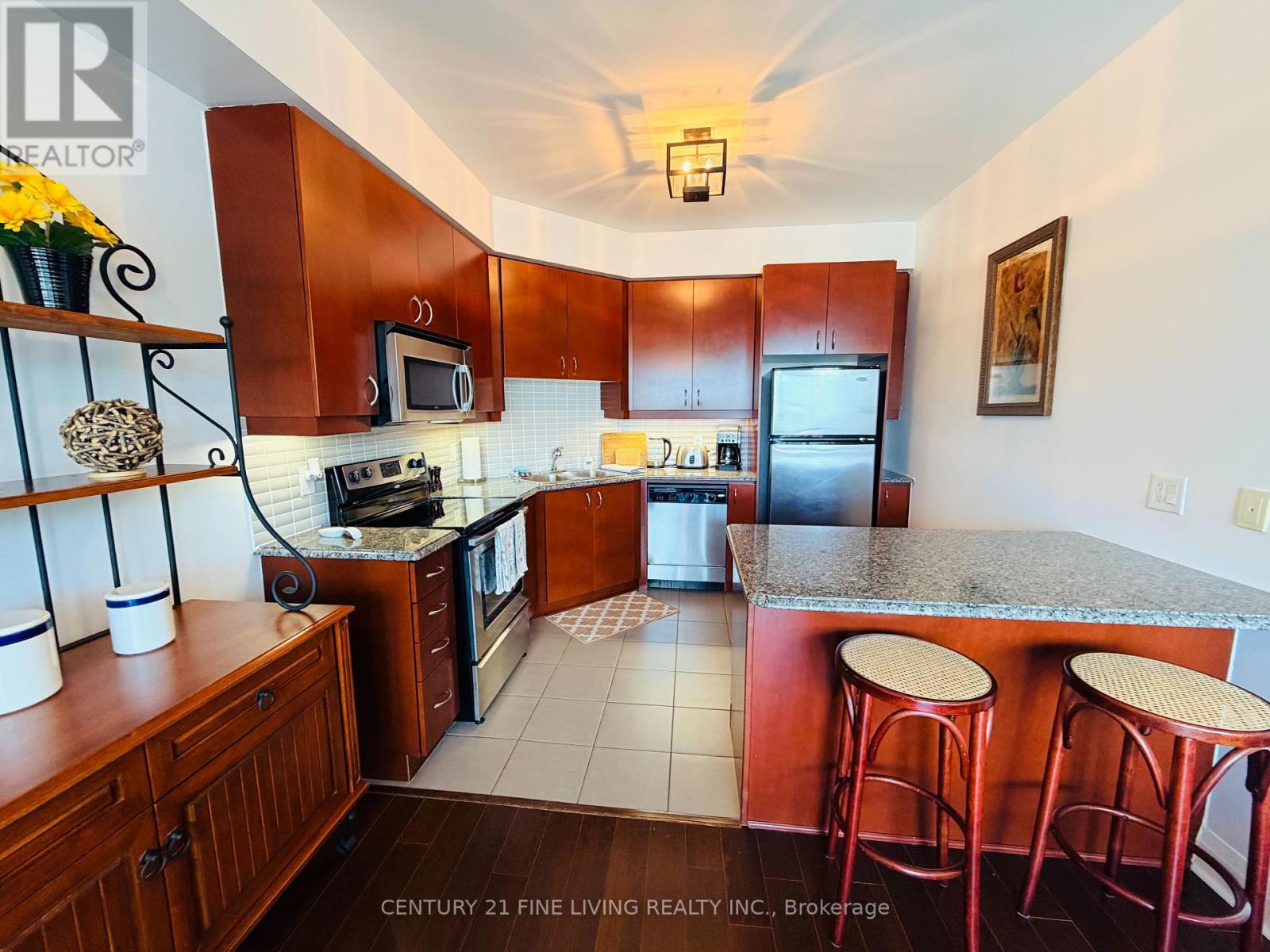 201 - 1 Hurontario Street, Mississauga, Ontario  L5G 0A3 - Photo 4 - W13675686