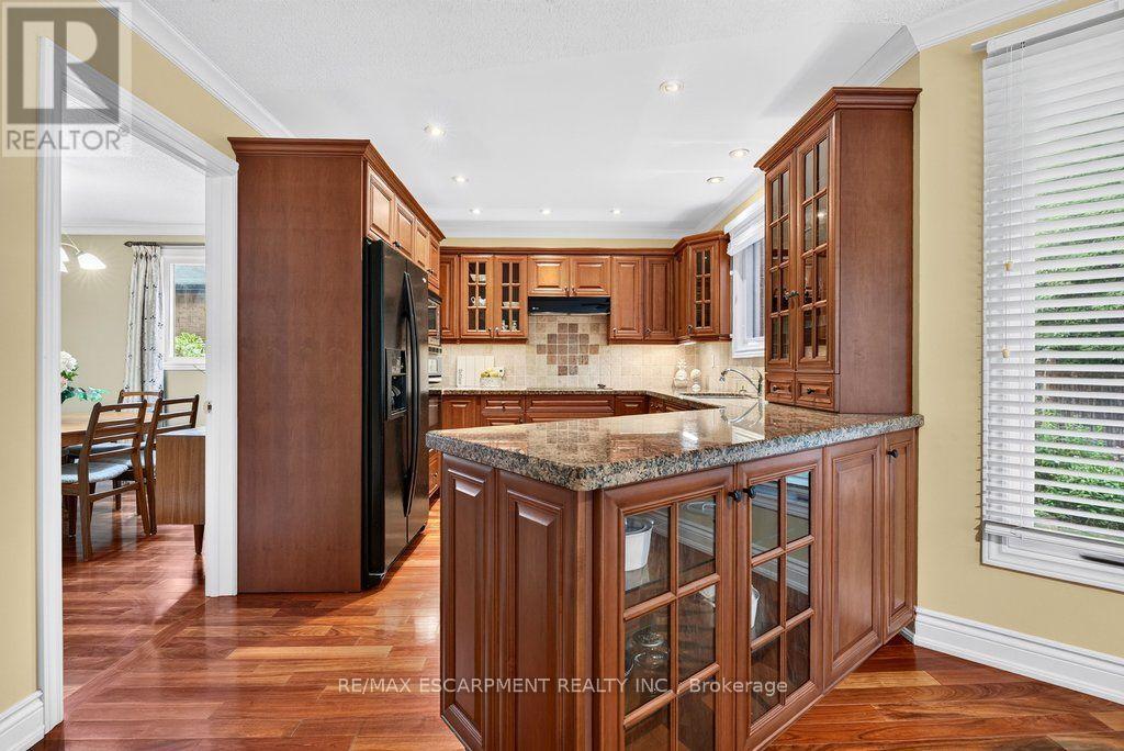 1152 Lockhart Road, Burlington, Ontario  L7S 1G9 - Photo 12 - W13675708