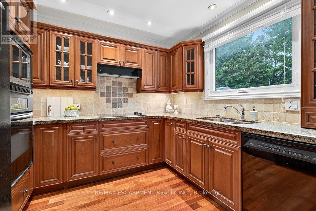 1152 Lockhart Road, Burlington, Ontario  L7S 1G9 - Photo 13 - W13675708