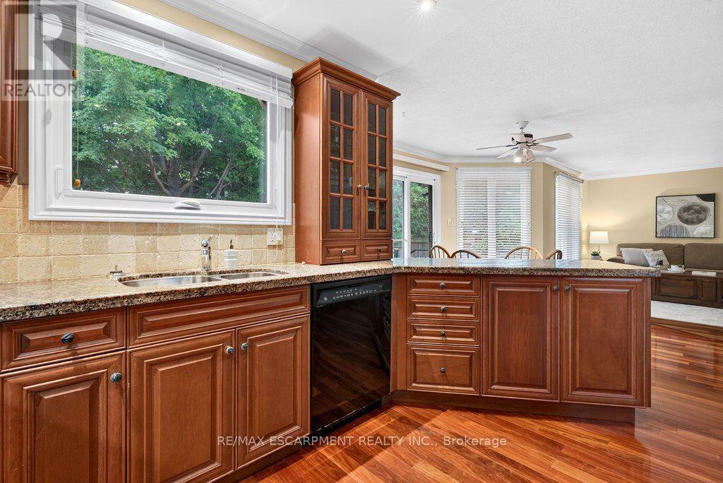 1152 Lockhart Road, Burlington, Ontario  L7S 1G9 - Photo 14 - W13675708