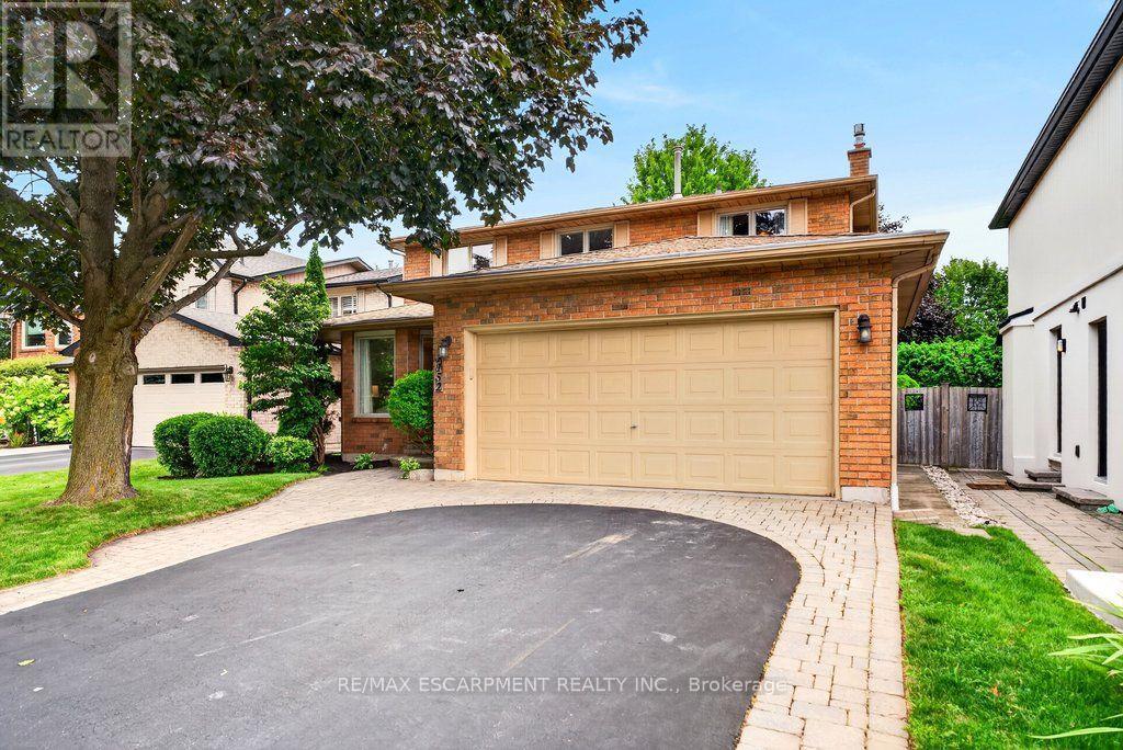 1152 Lockhart Road, Burlington, Ontario  L7S 1G9 - Photo 2 - W13675708