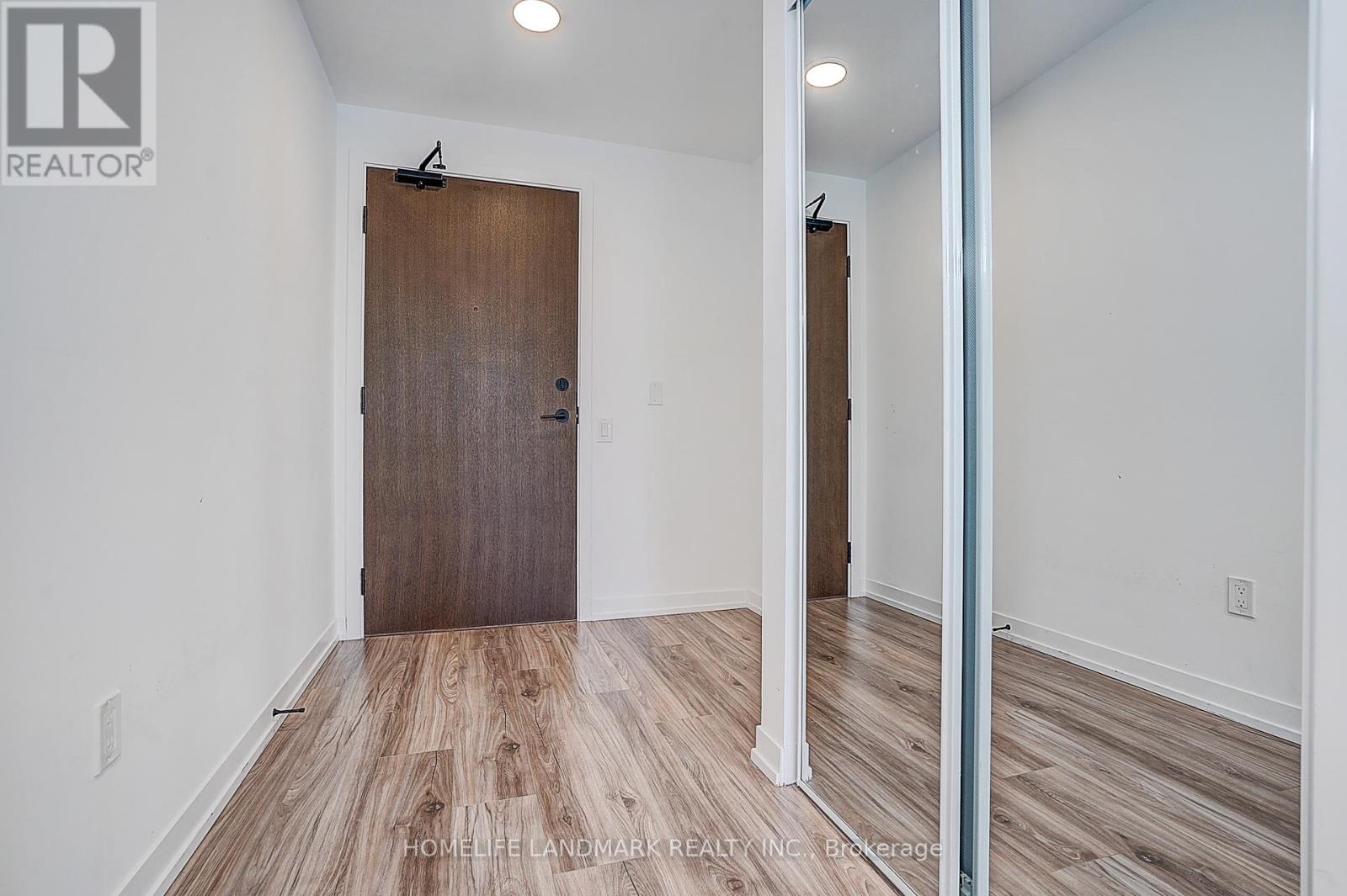 3208 - 4065 Confederation Parkway, Mississauga, Ontario  L5B 0L4 - Photo 2 - W13675716