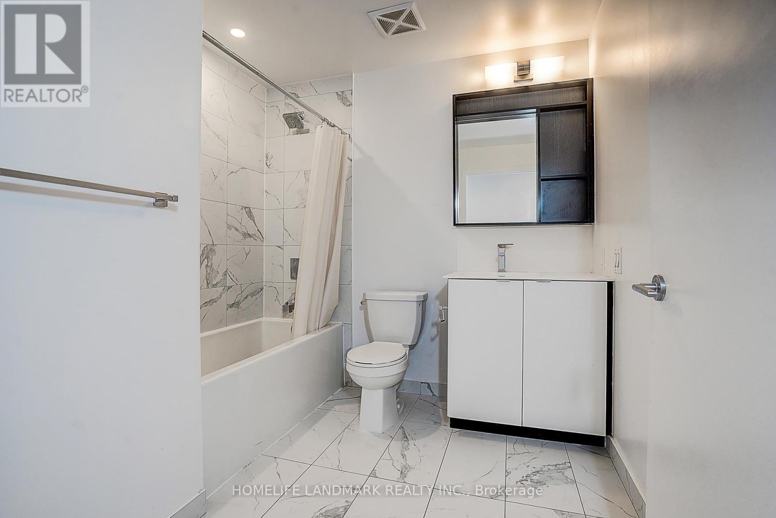 3208 - 4065 Confederation Parkway, Mississauga, Ontario  L5B 0L4 - Photo 3 - W13675716