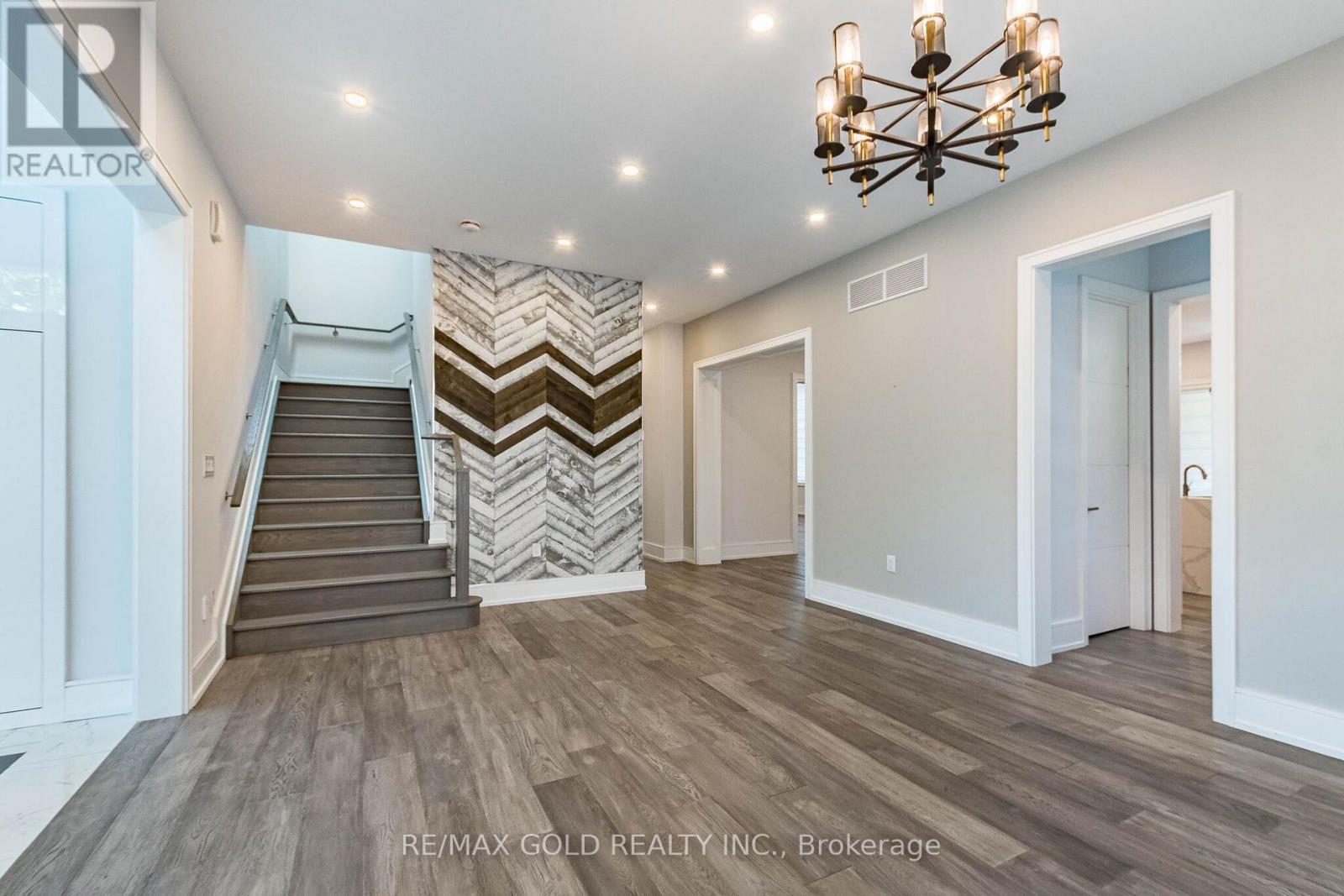 550 Vanessa Crescent, Mississauga, Ontario  L5H 2N3 - Photo 7 - W13675740