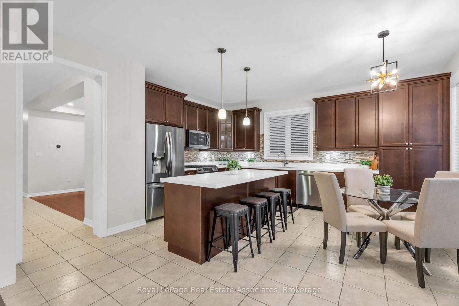 879 Etherington Way, Milton, Ontario  L9T 0Z3 - Photo 8 - W13675746