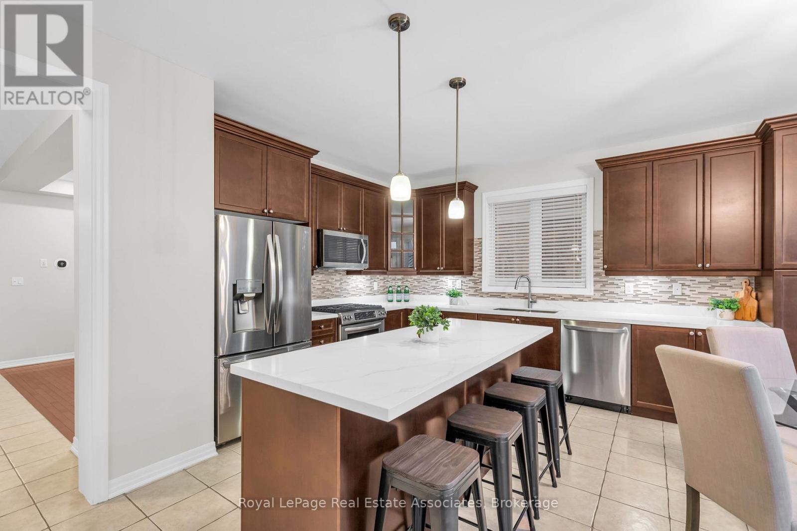879 Etherington Way, Milton, Ontario  L9T 0Z3 - Photo 9 - W13675746