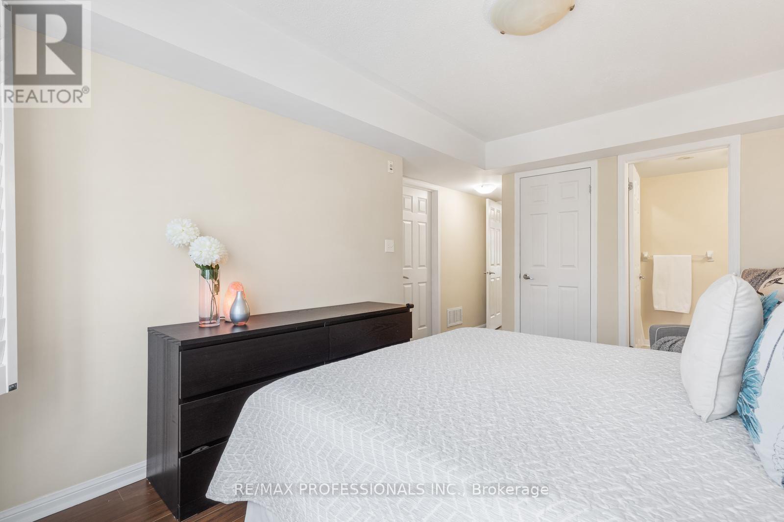 5 - 3025 Elmcreek Road, Mississauga, Ontario L5B 0B6 - Photo 16 - W13675784