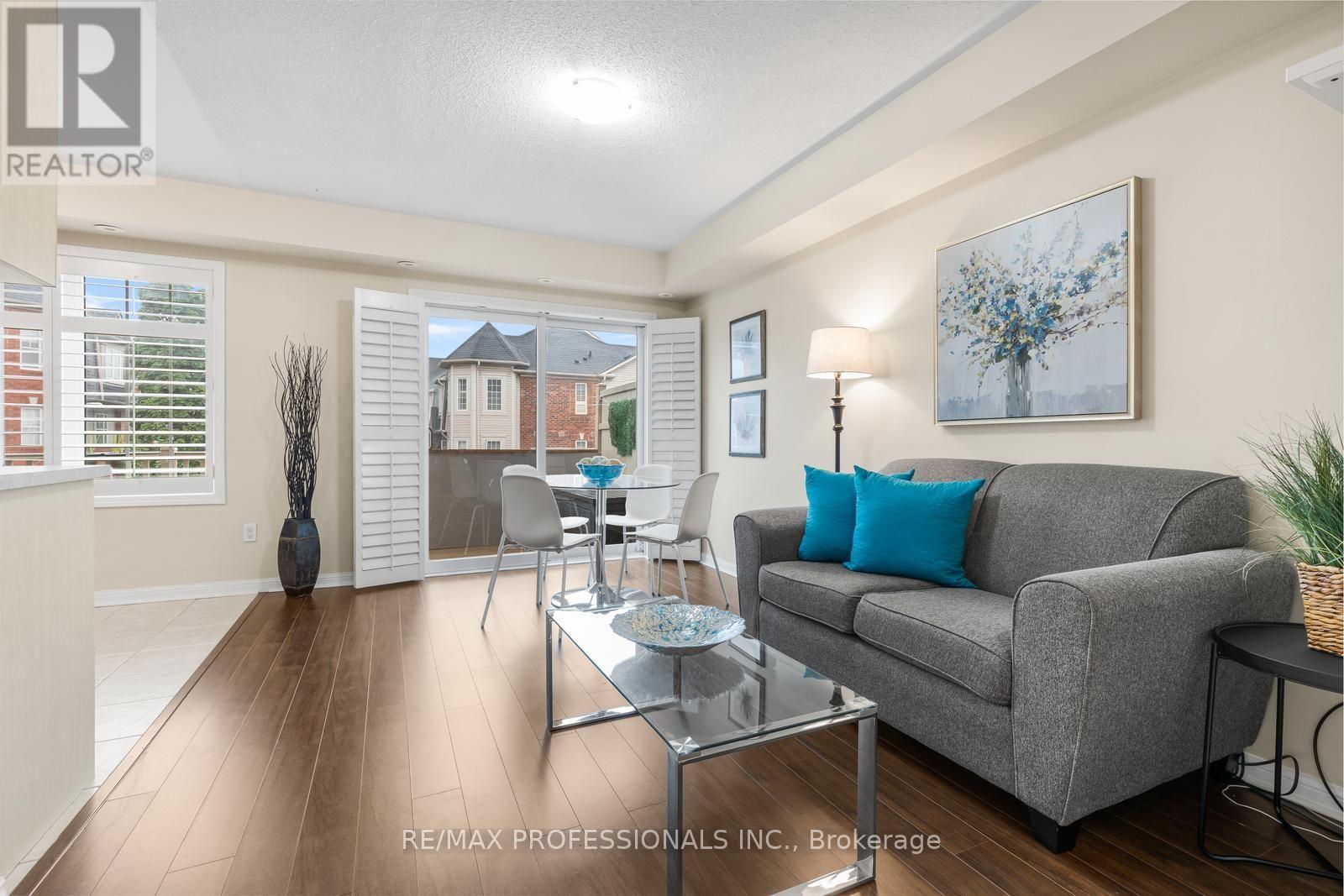 5 - 3025 Elmcreek Road, Mississauga, Ontario L5B 0B6 - Photo 3 - W13675784