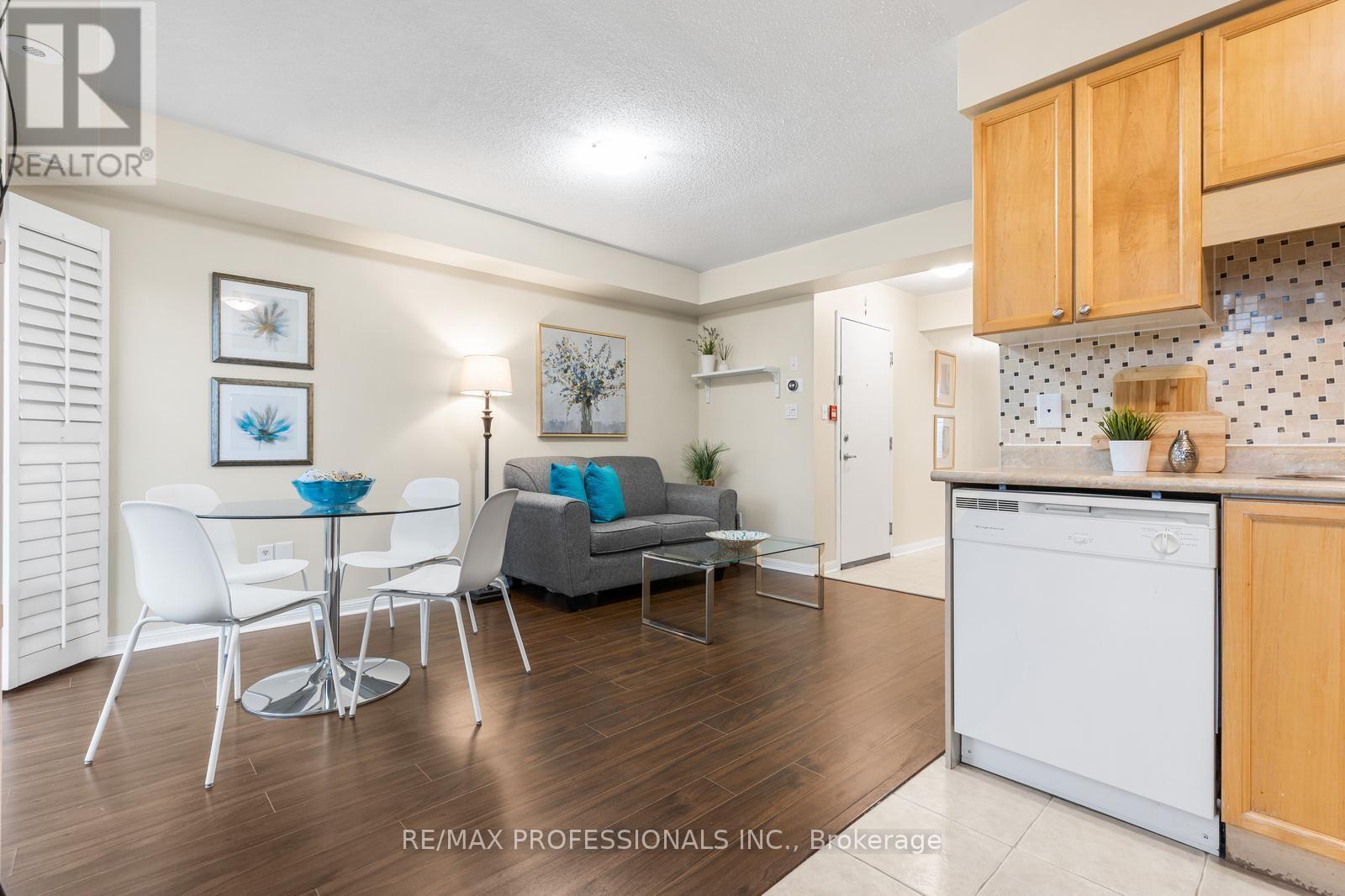 5 - 3025 Elmcreek Road, Mississauga, Ontario L5B 0B6 - Photo 5 - W13675784