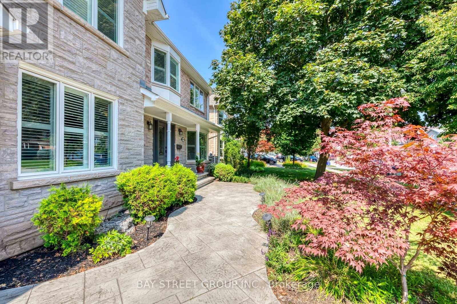 4177 Millcroft Park Drive, Burlington, Ontario  L7M 3V2 - Photo 4 - W13675796