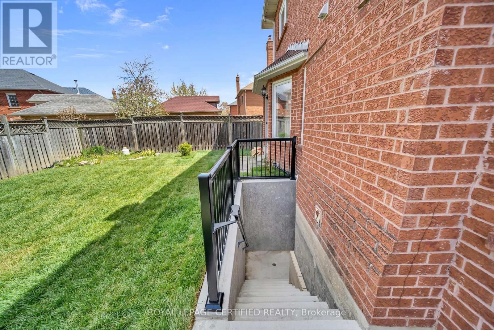 Lower - 5016 Natkarni Crescent, Mississauga, Ontario  L5V 1L2 - Photo 3 - W13675800
