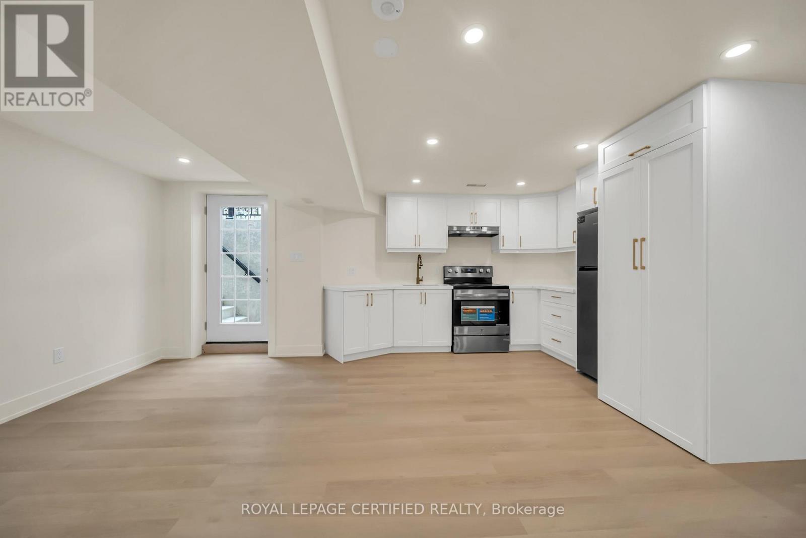 Lower - 5016 Natkarni Crescent, Mississauga, Ontario  L5V 1L2 - Photo 5 - W13675800